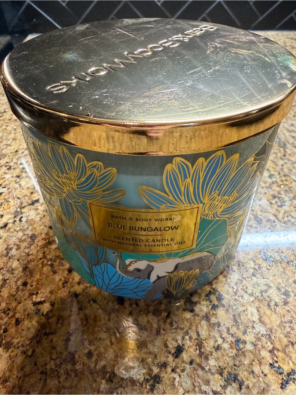 Bath & Body Works Blue Bungalow Scented 3-Wick Cabdle - Picture 4 of 10